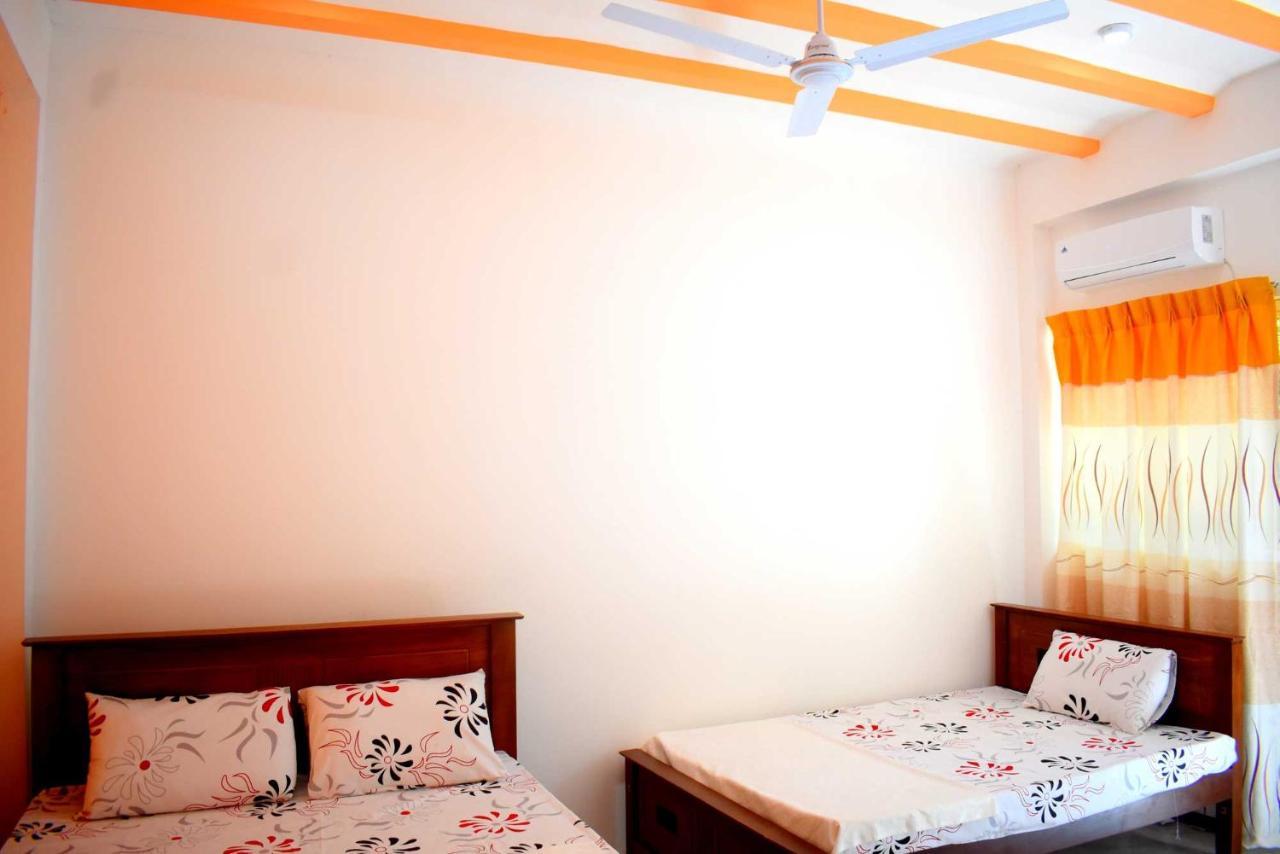Sri Mayura Holiday Resort Kataragama Exteriör bild
