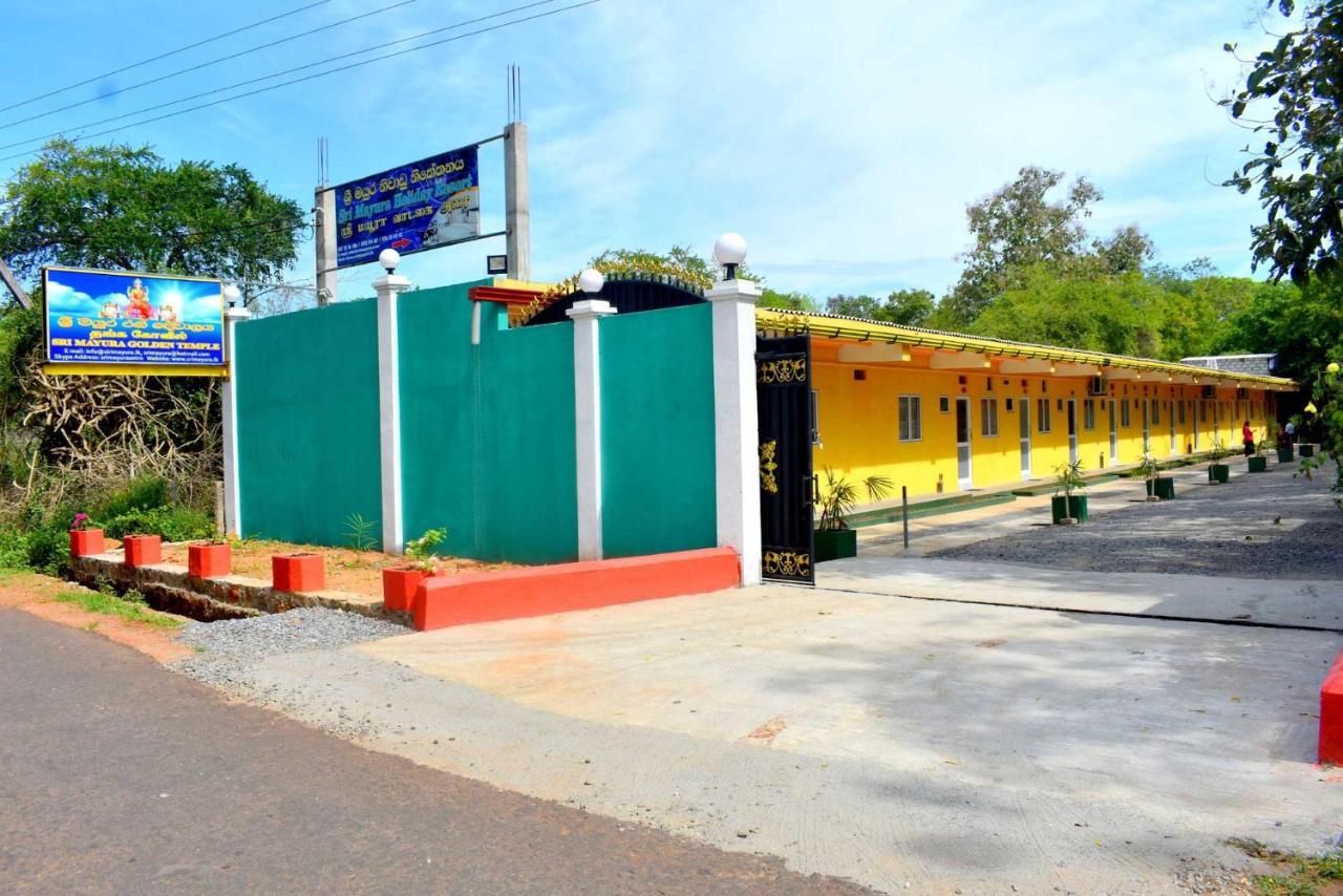 Sri Mayura Holiday Resort Kataragama Exteriör bild