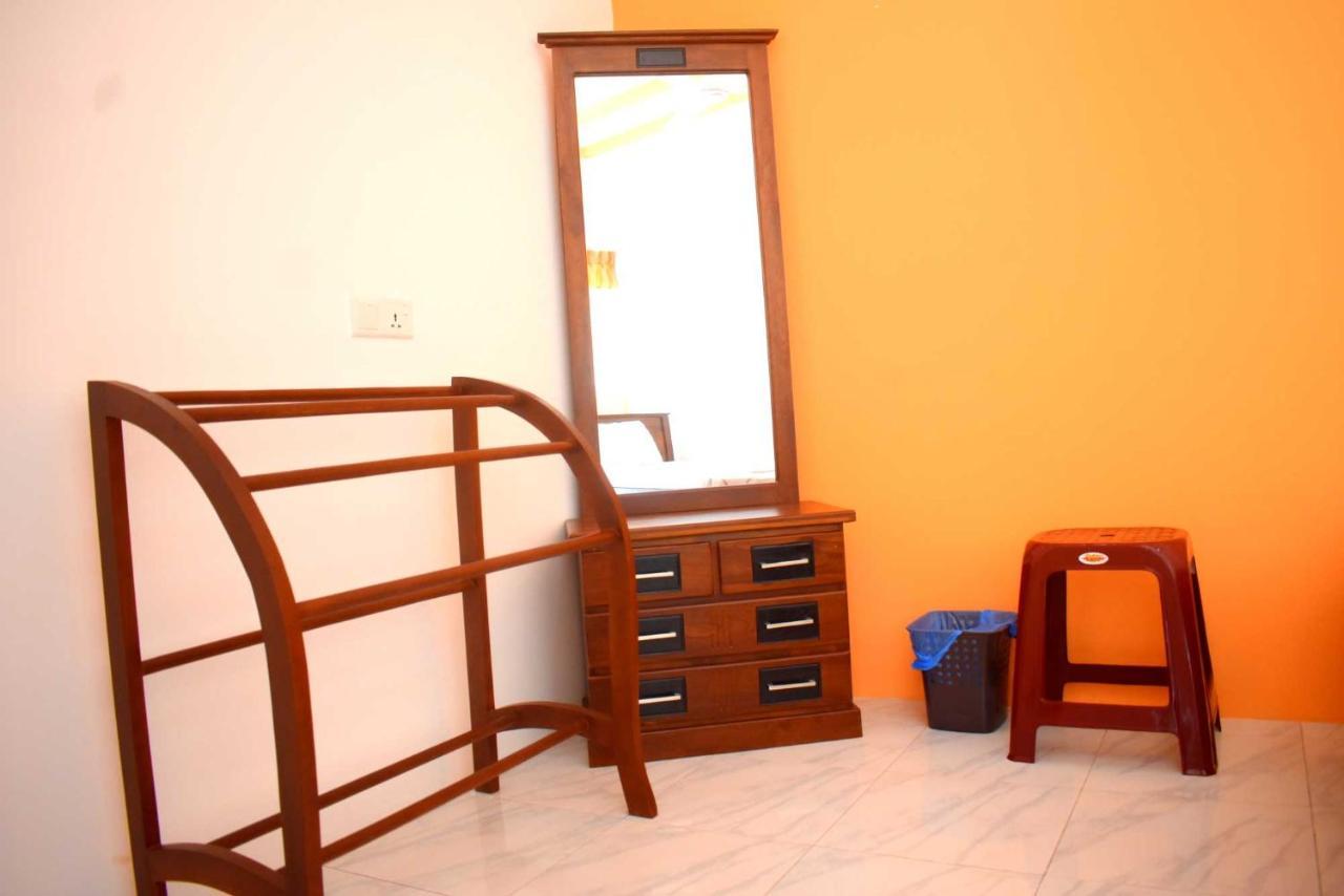 Sri Mayura Holiday Resort Kataragama Exteriör bild