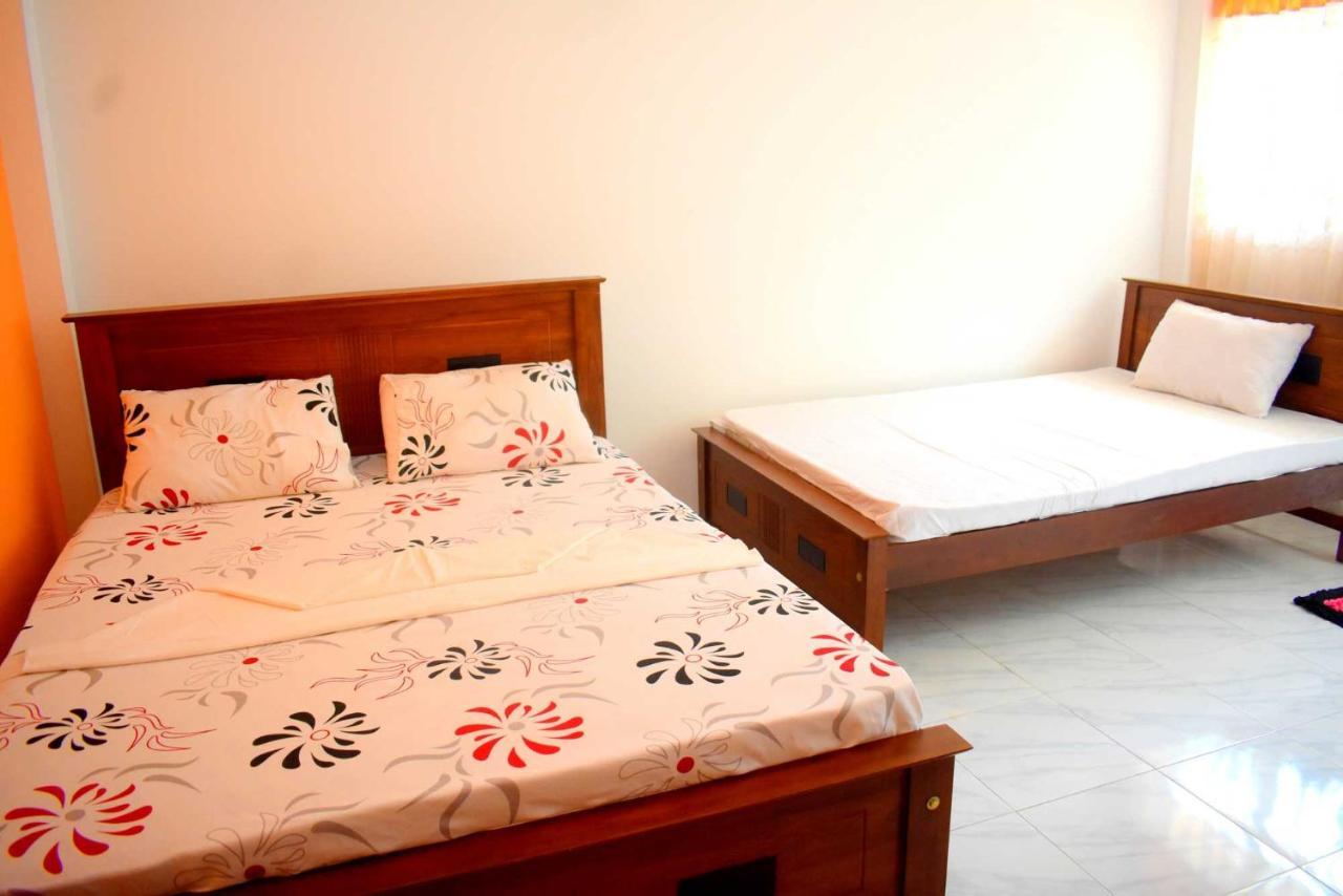Sri Mayura Holiday Resort Kataragama Exteriör bild