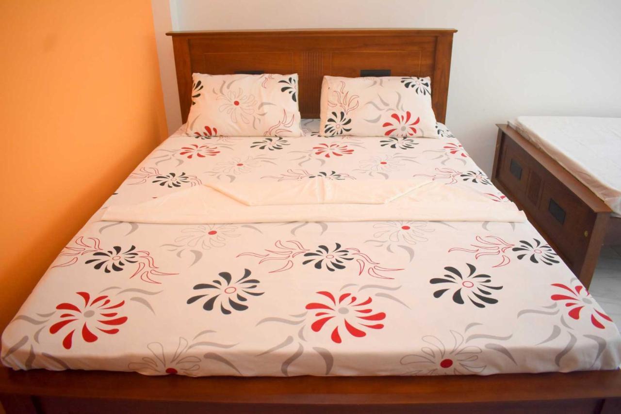 Sri Mayura Holiday Resort Kataragama Exteriör bild